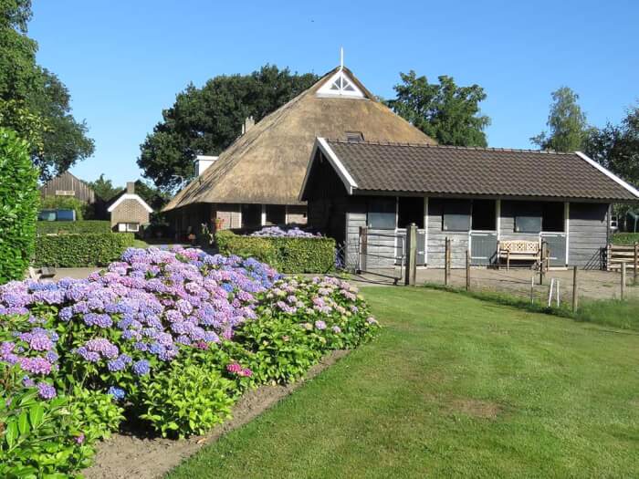 Vakantiehuis in Diever (Drenthe) voor 15 personen met 6 slaapkamers.