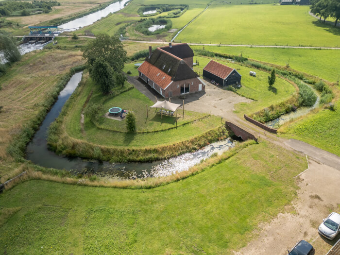Vakantiehuis in Voorst (Oude IJsselstreek) (Gelderland) voor 24 personen met 8 slaapkamers.